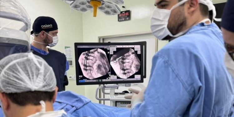 Procedimento inovador com polilaminina é realizado no HSJosé