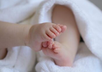 Bebê de três meses morre em abrigo de Criciúma e Ministério Público investiga causas