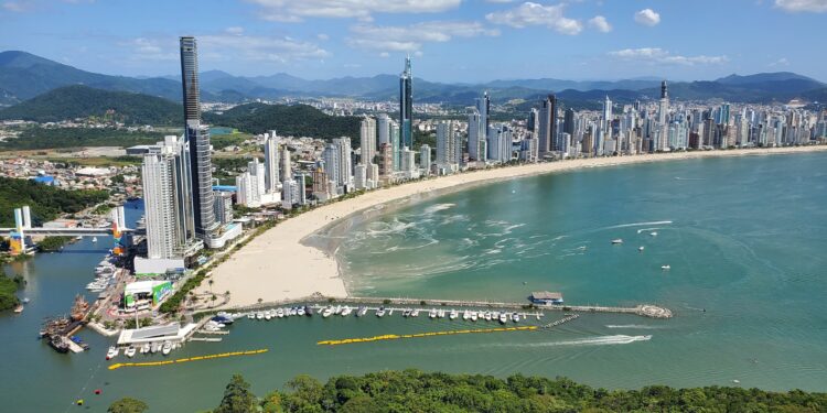 Balneário Camboriú avança em inovação, planejamento urbano e requalificação da orla